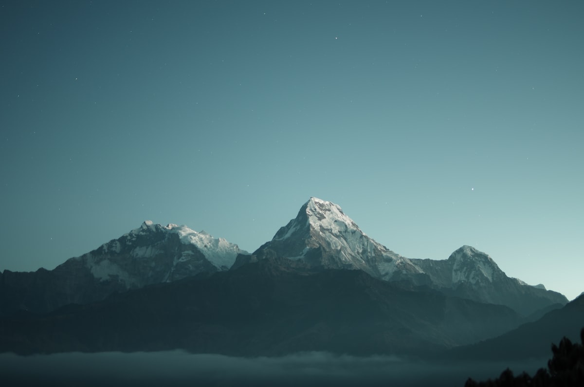 Panoramablick auf die Zugspitze von einer Tiroler Alm